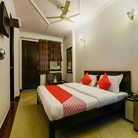 Hotel Amrit Villa เดลี ภายนอก รูปภาพ