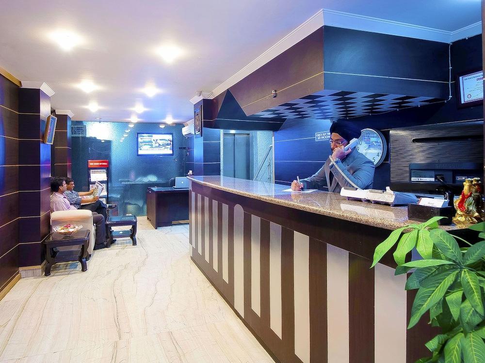 Hotel Amrit Villa เดลี ภายนอก รูปภาพ