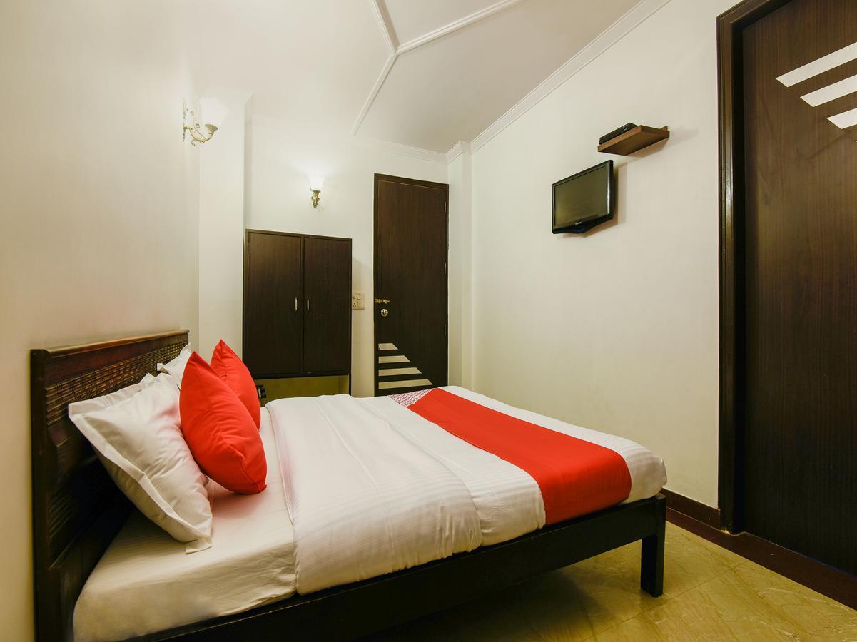 Hotel Amrit Villa เดลี ภายนอก รูปภาพ