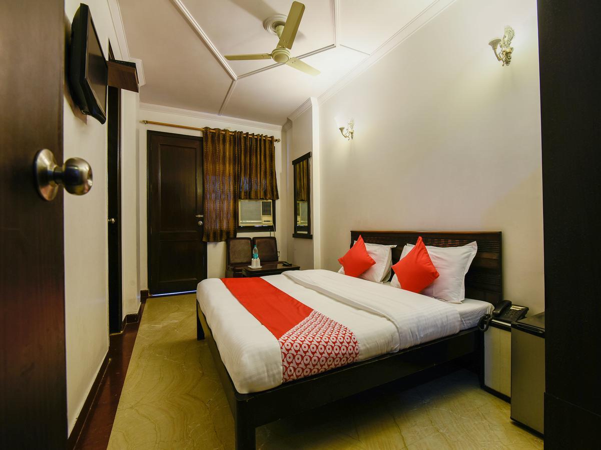 Hotel Amrit Villa เดลี ภายนอก รูปภาพ