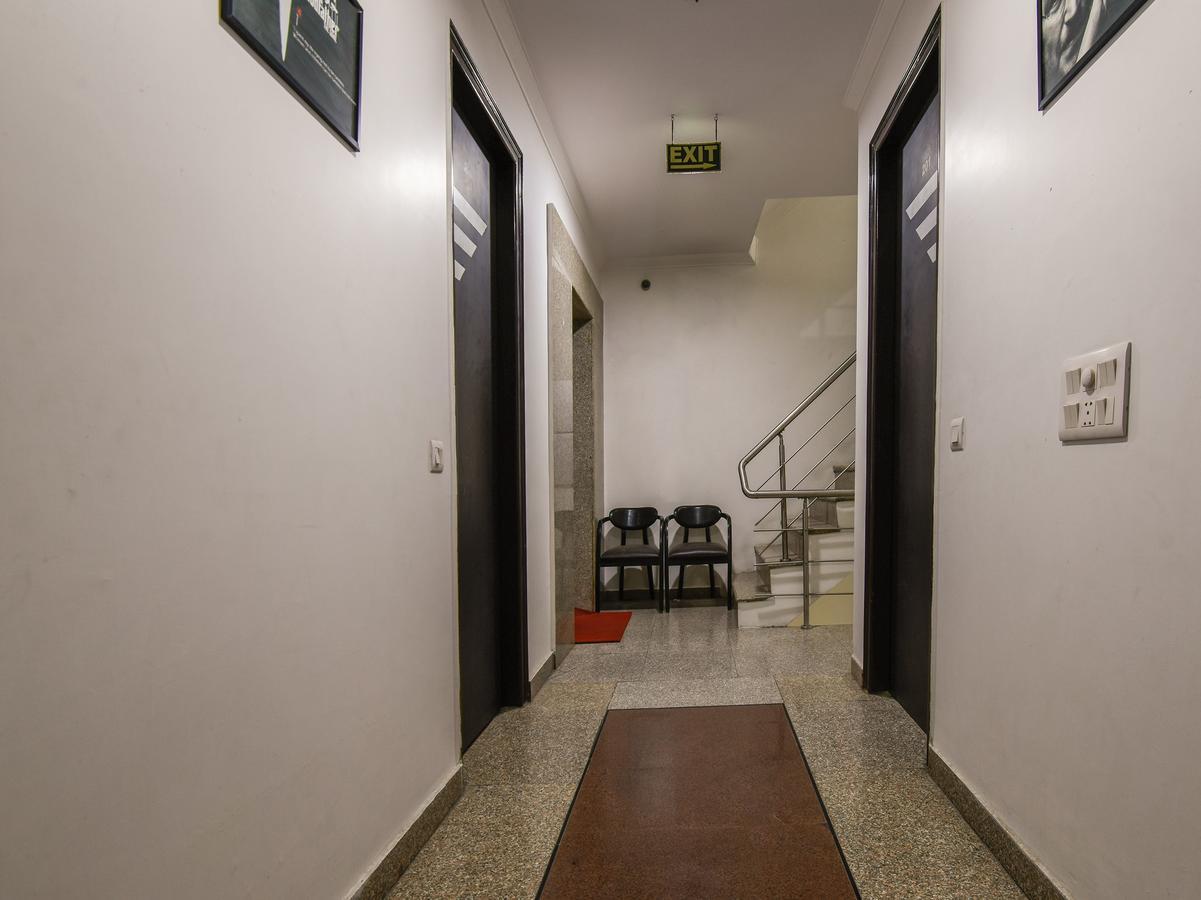 Hotel Amrit Villa เดลี ภายนอก รูปภาพ