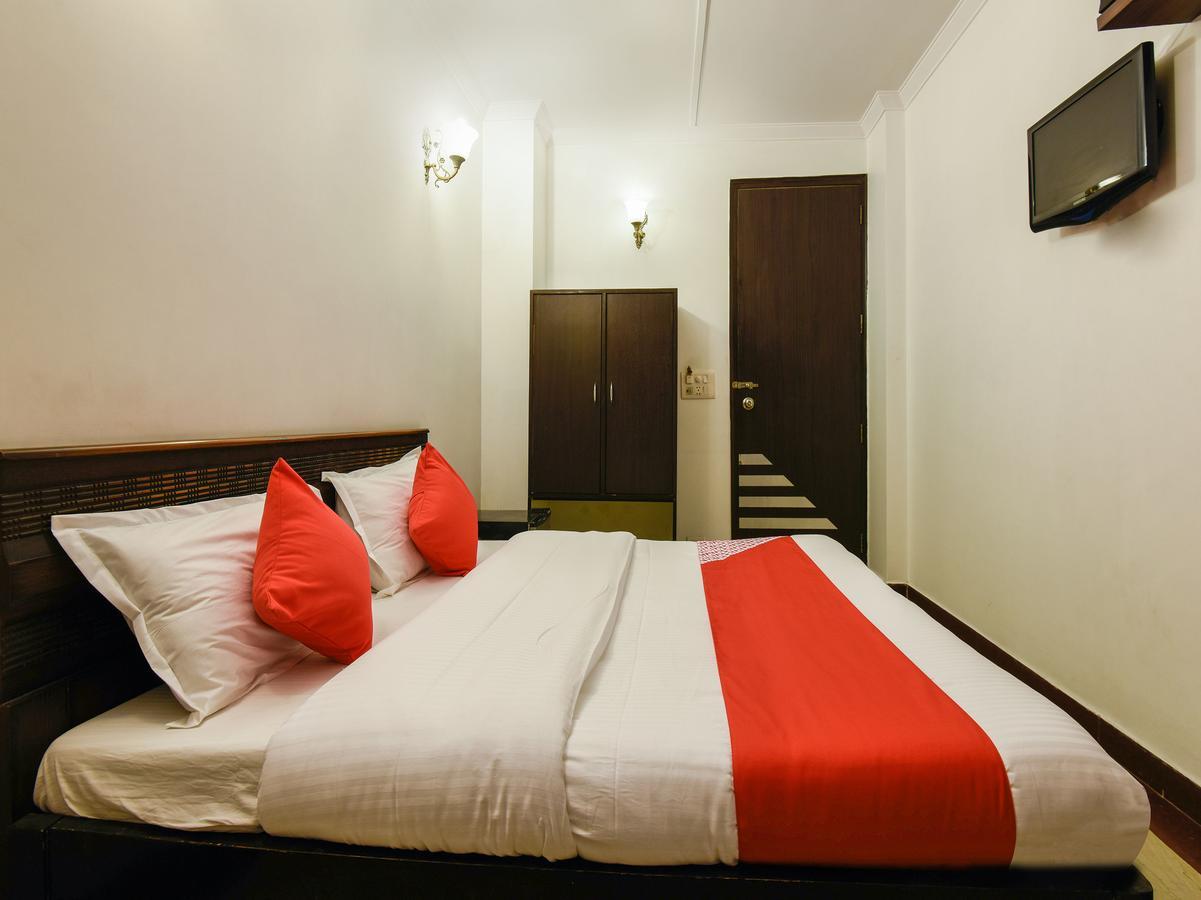 Hotel Amrit Villa เดลี ภายนอก รูปภาพ