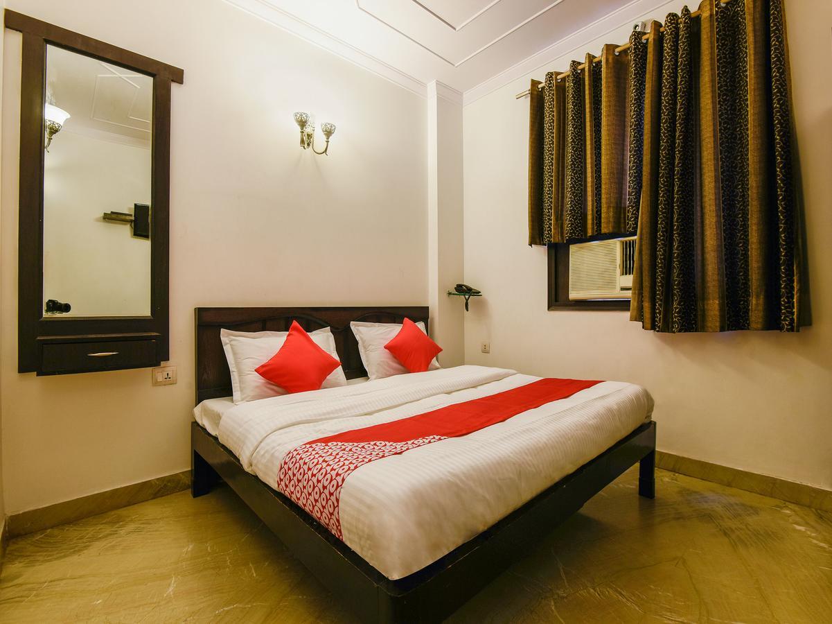 Hotel Amrit Villa เดลี ภายนอก รูปภาพ