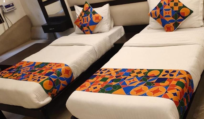 Hotel Amrit Villa เดลี ภายนอก รูปภาพ